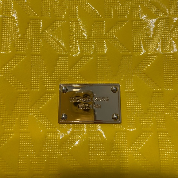 Authentic Michael Kors Tablet Case- Like New - Picture 2 of 4